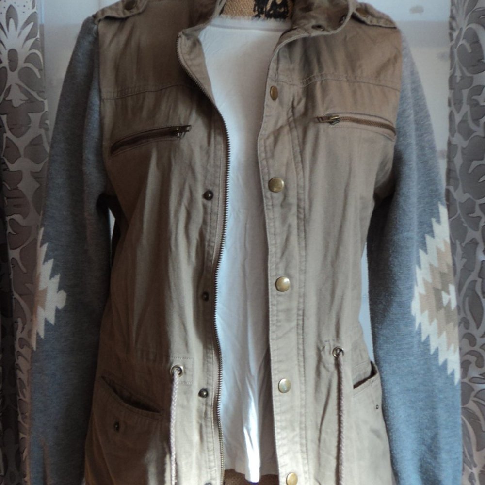 Cargo/Utility Jacket - Picture 3 of 9